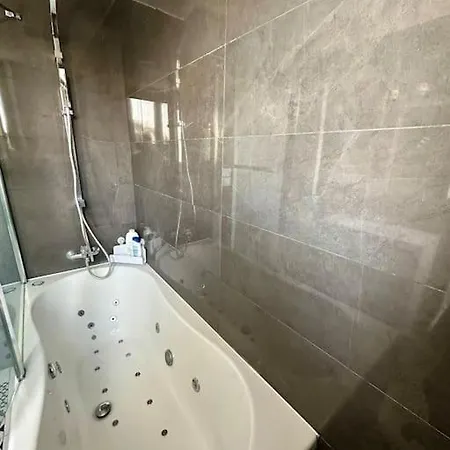 Paris - Charmante Maison De 165m2 Sur Propriete De 650m2 Hotel Saint-Cloud