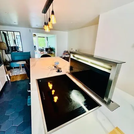 Paris - Charmante Maison De 165m2 Sur Propriete De 650m2 Hotel
