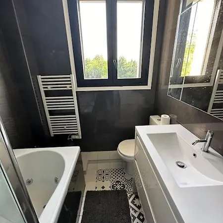 Hotel Paris - Charmante Maison De 165m2 Sur Propriete De 650m2
