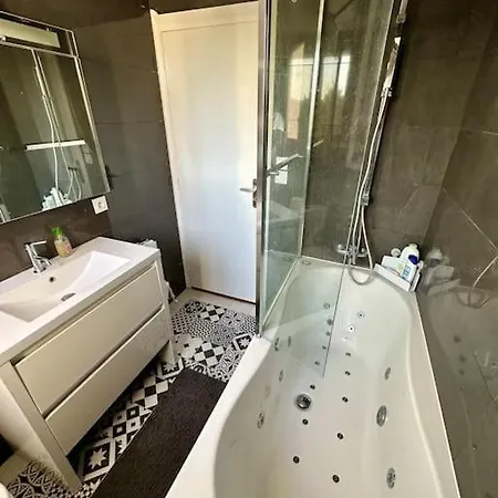 Hotel Paris - Charmante Maison De 165m2 Sur Propriete De 650m2 *